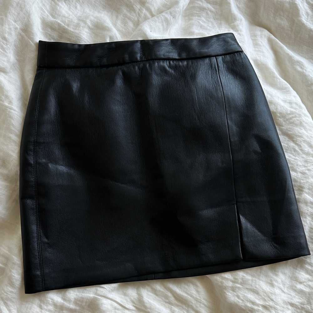 Wilfred Black Leather Tatiana Pencil Skirt - Picture 2 of 6